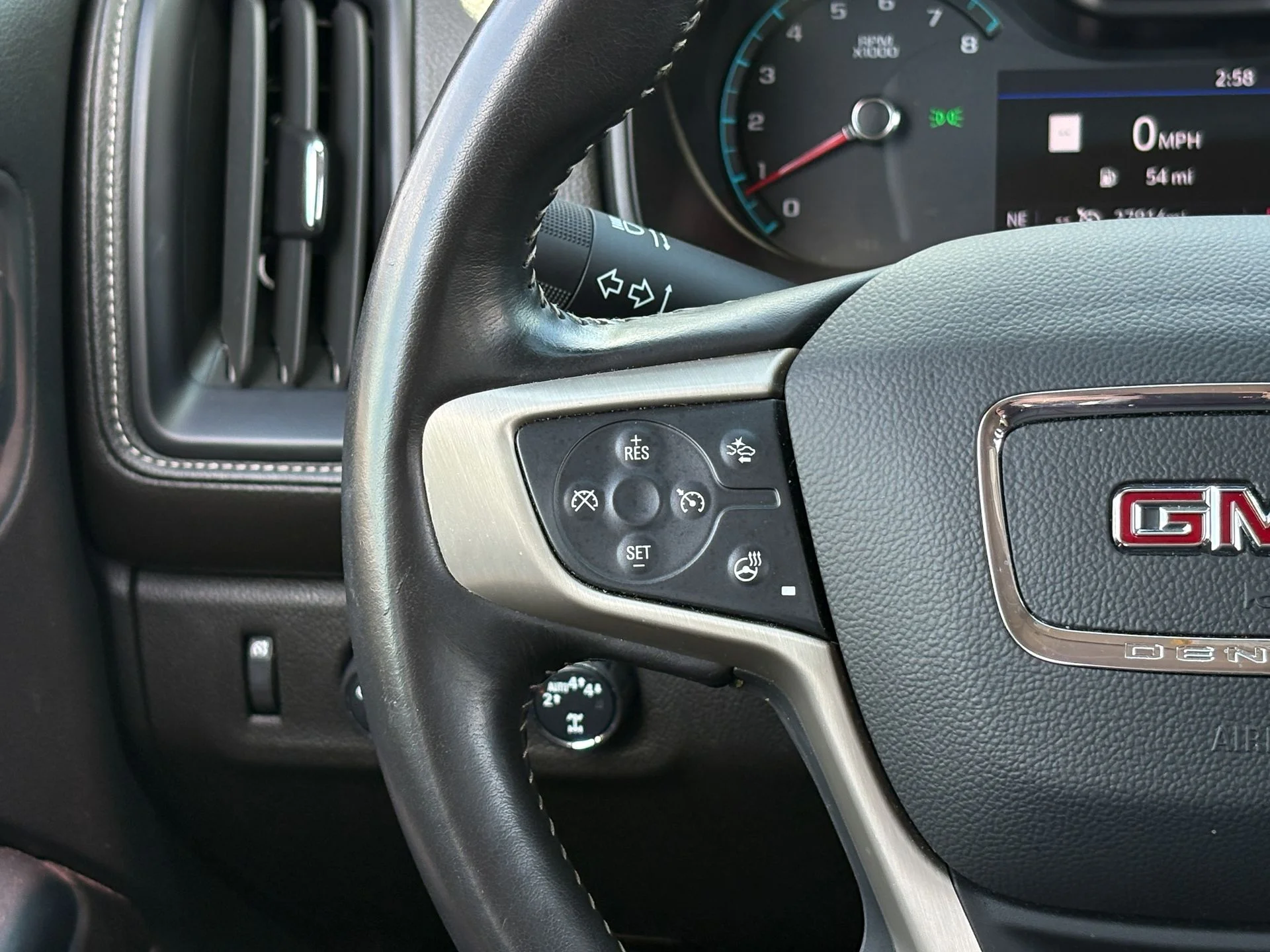Used 2022 Gray GMC Denali image 21