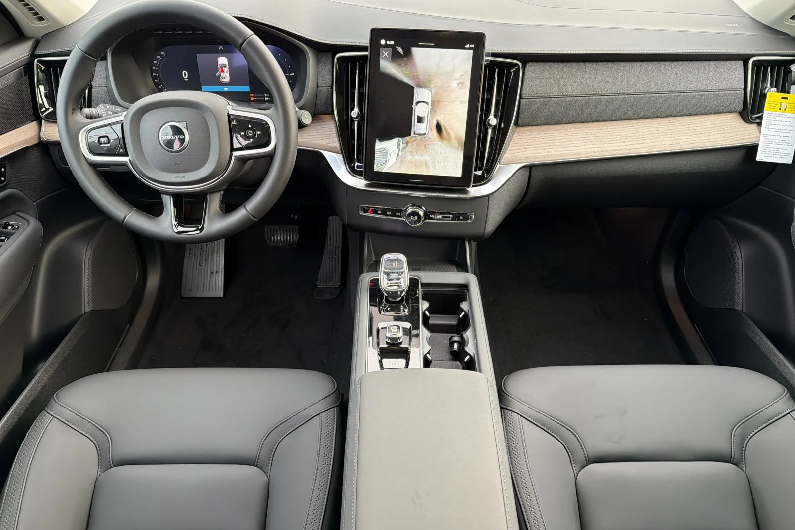 New 2026 VAPOUR GRAY Volvo Plus image 10