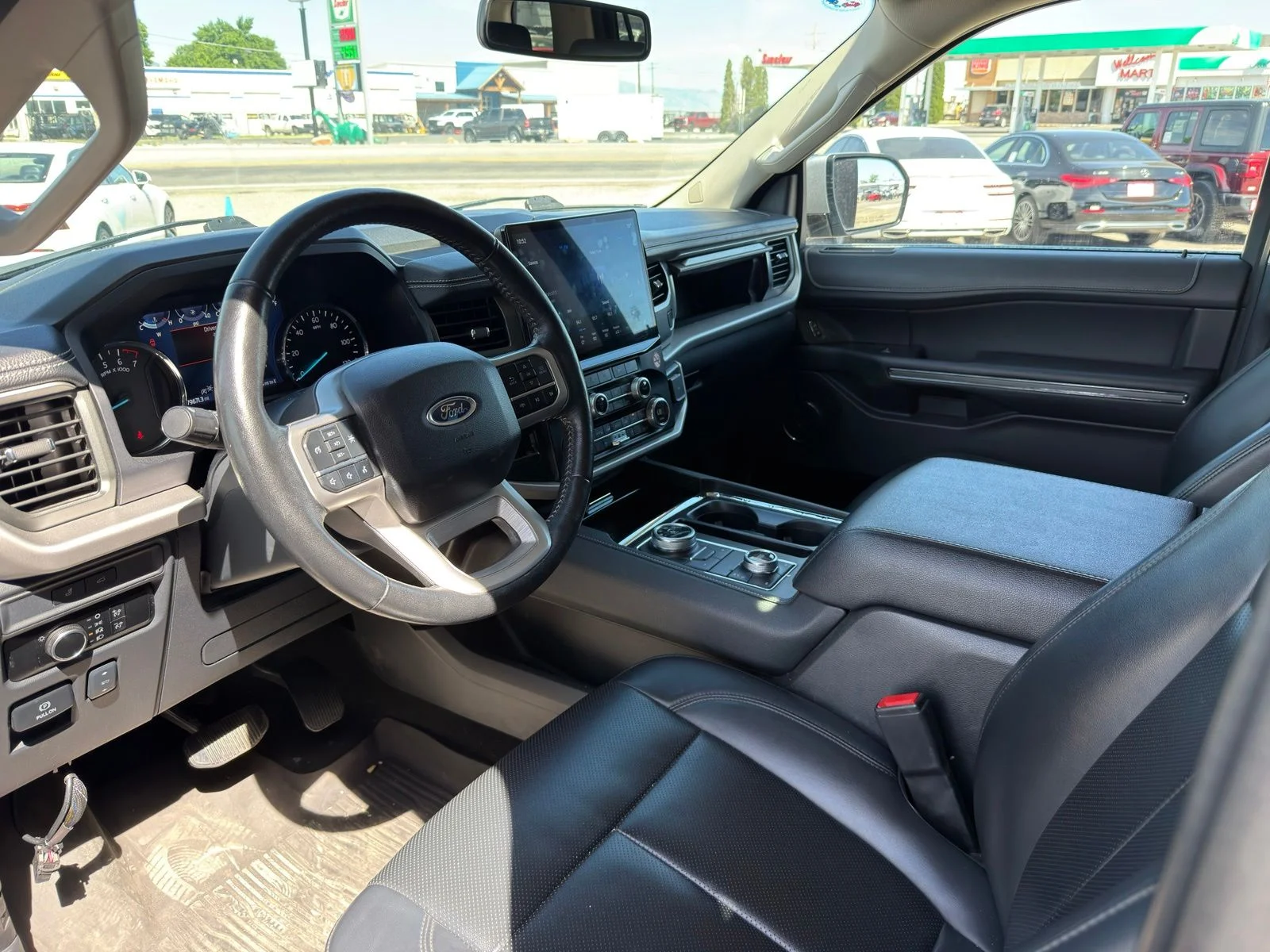 Used 2024 Silver Ford Limited image 9