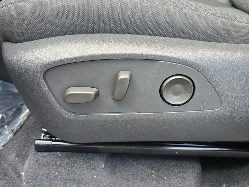 2026 GMC Acadia Elevation - Photo 16