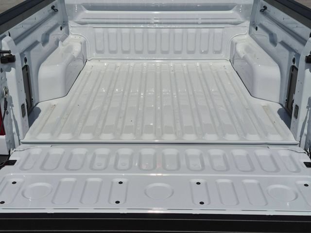 New 2026 Oxford White Ford XL image 7