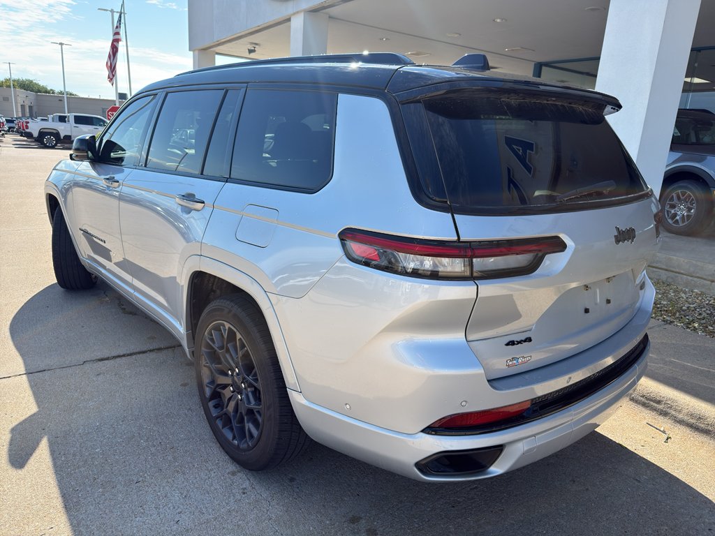 Used 2023 Black Clearcoat Jeep Summit Reserve image 8