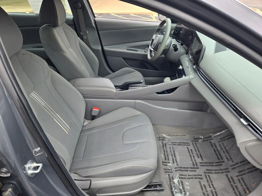 Used 2024 Gray Hyundai SEL image 7