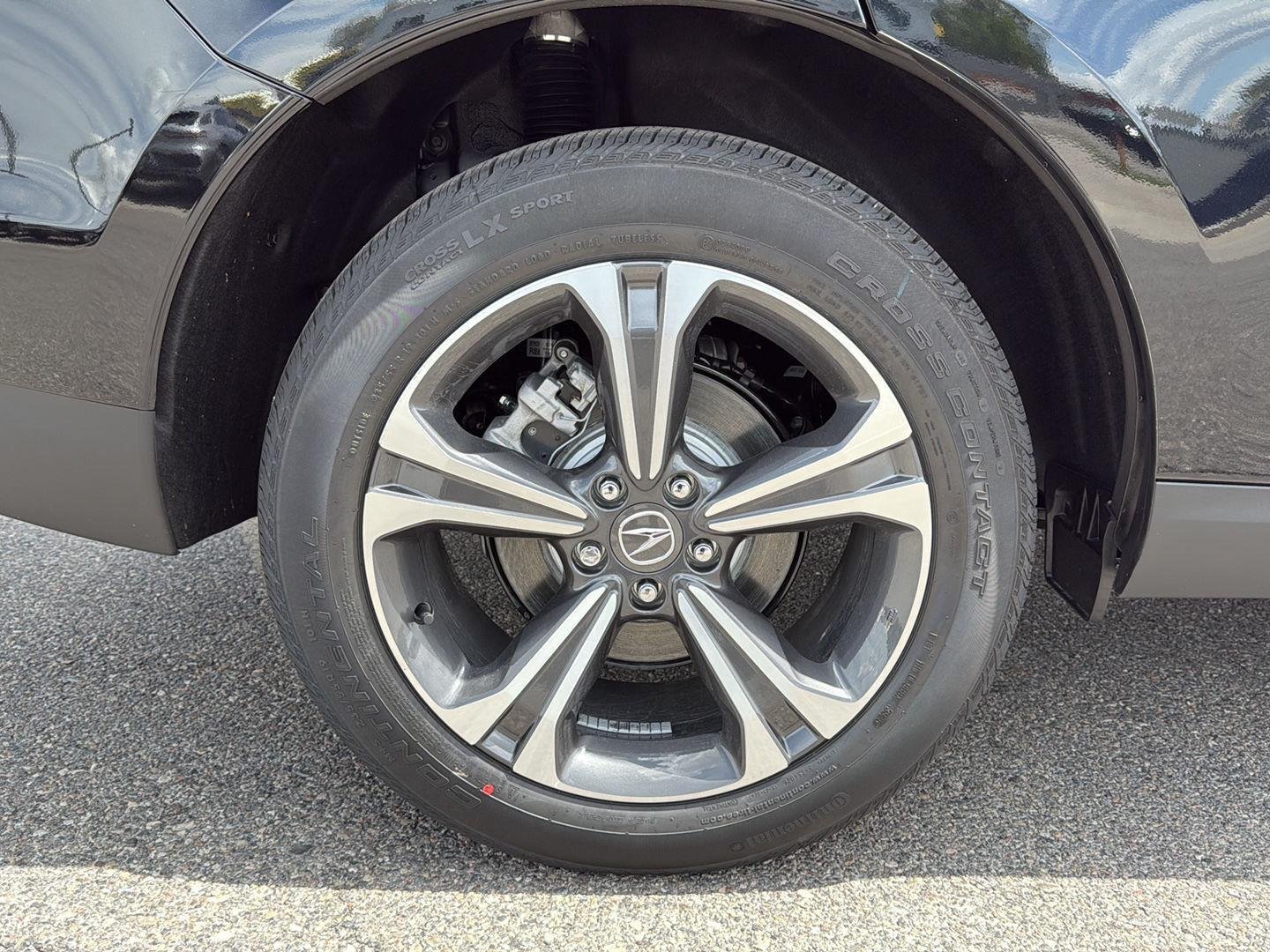 New 2026 Majestic Black Pearl Acura SH-AWD w/Tech image 9
