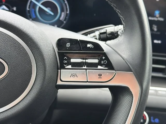 Used 2025 White Hyundai Limited image 29