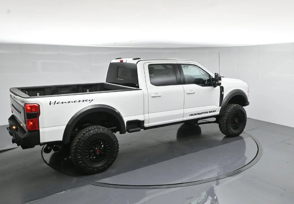 New 2026 Star White Metallic Tri-Coat Ford Lariat image 44
