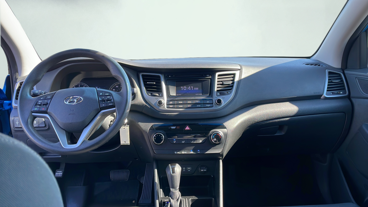 Used 2017 Blue Hyundai SE image 11