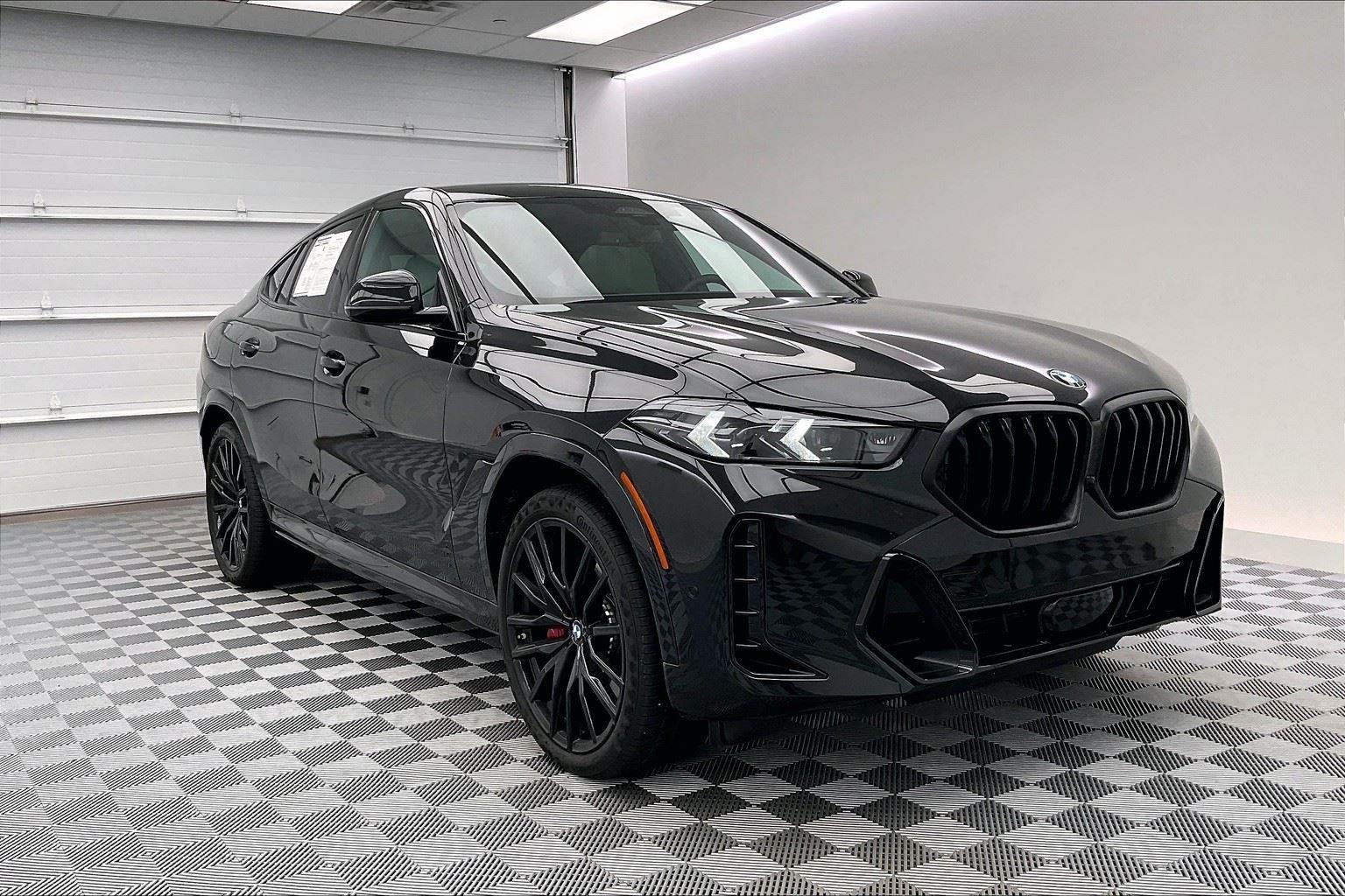 Certified Used 2025 Black Sapphire Metallic BMW xDrive40i image 31