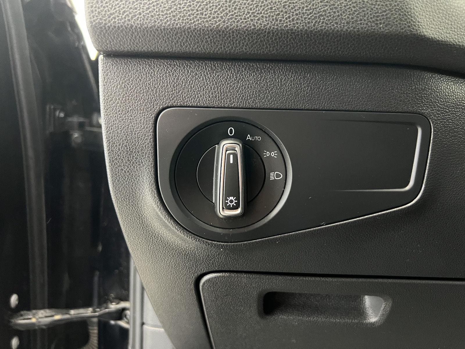 2021 Volkswagen Tiguan SE - Photo 14