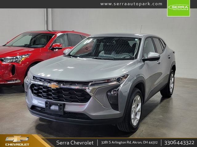 2025 Chevrolet Trax LS's photo