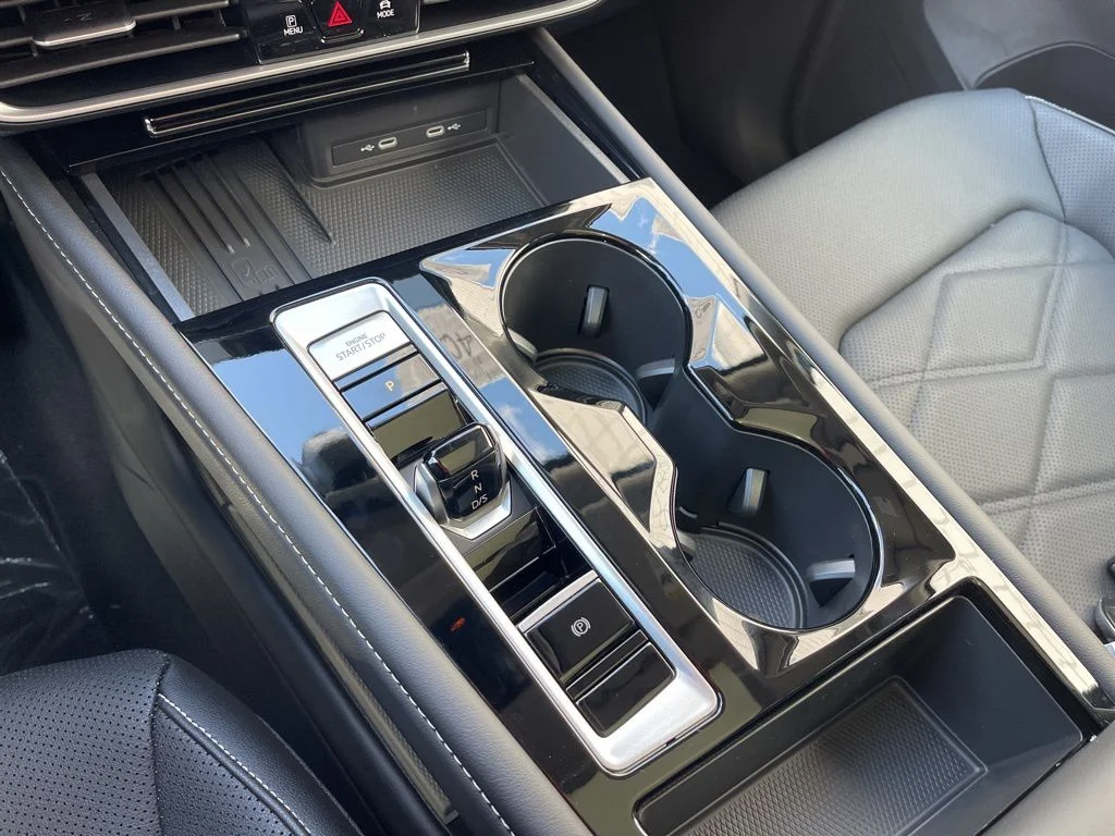 2026 Volkswagen Atlas SE w/Tech - Photo 12