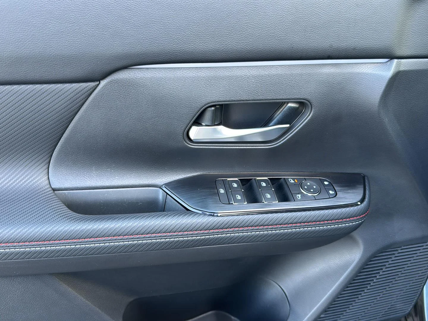 Used 2025 Gun Metallic Nissan SR image 16