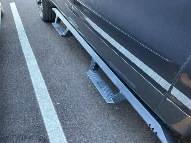 Used 2019 Granite Crystal Clearcoat Metallic Ram Laramie image 11