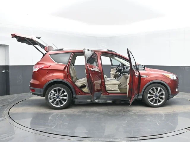 Used 2016 Orange Ford SE image 48