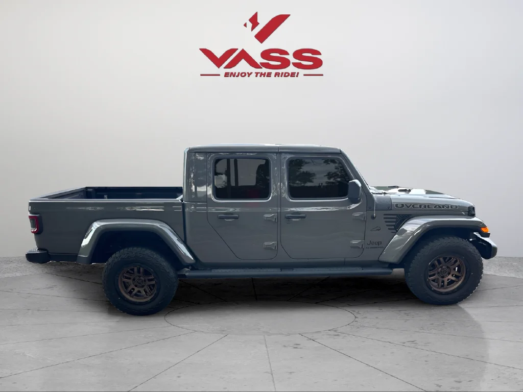Used 2021 Gray Clearcoat Jeep Overland image 6