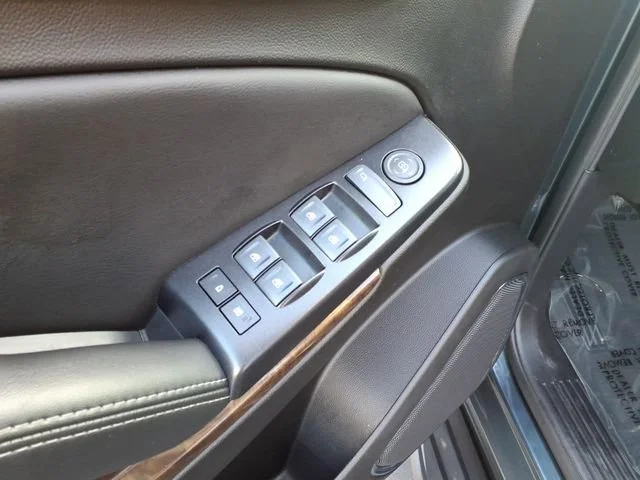 Used 2020 SHADOW GRAY METALLIC Chevrolet LS image 14