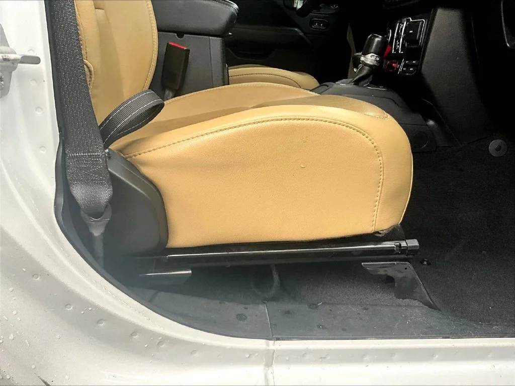 Used 2019 Bright White Clearcoat Jeep Unlimited Rubicon image 36