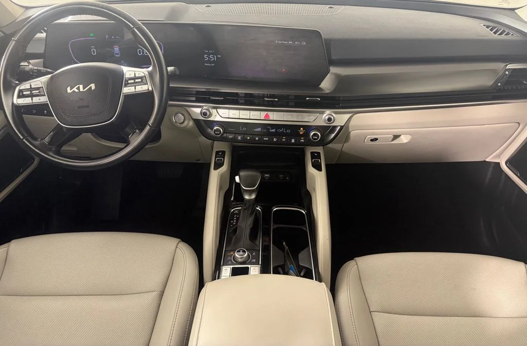 Used 2024 Gray Kia S image 5