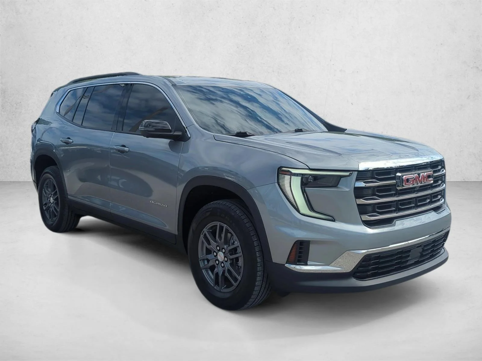 Used 2025 Sterling Metallic GMC FWD Elevation image 3