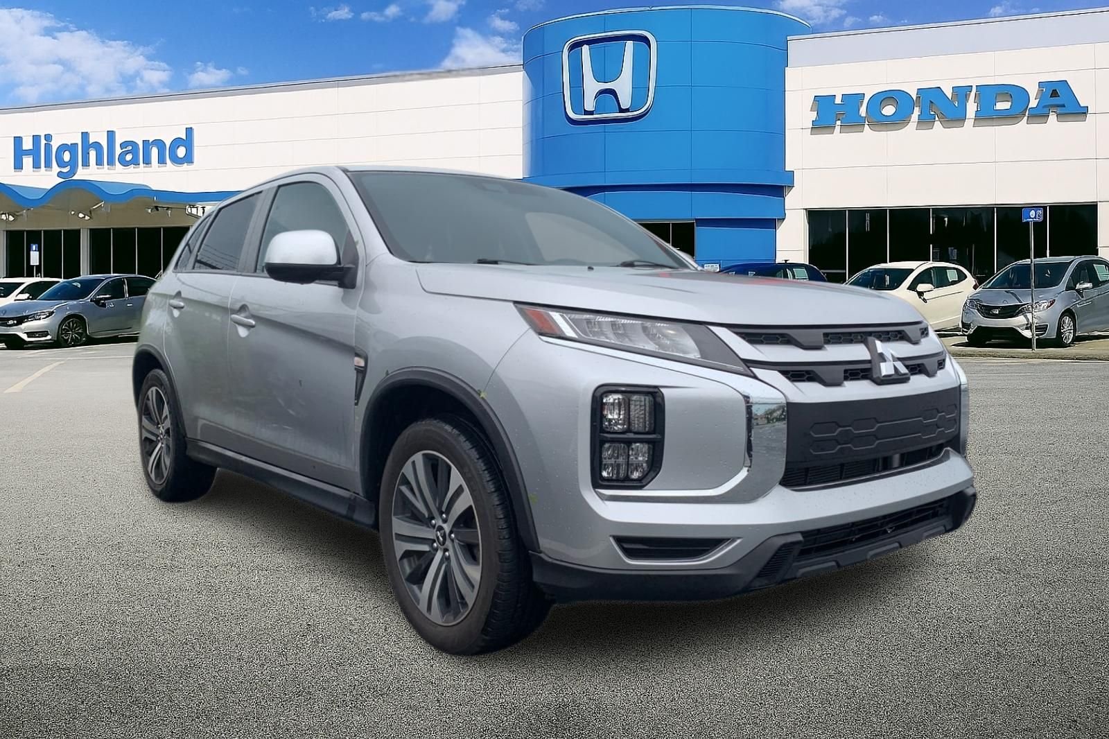 Used 2022  Mitsubishi 2.0 ES image 4