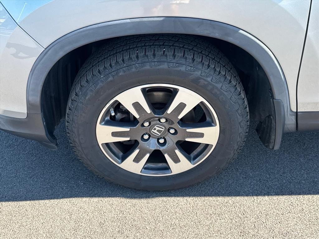 Certified Used 2019 Lunar Silver Metallic Honda RTL image 28