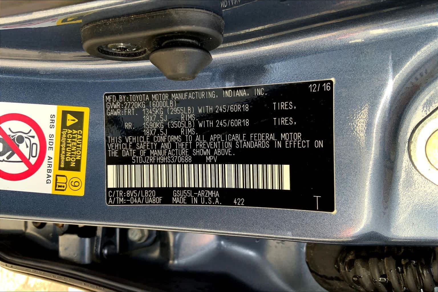 Used 2017 Shoreline Blue Pearl Toyota XLE image 37