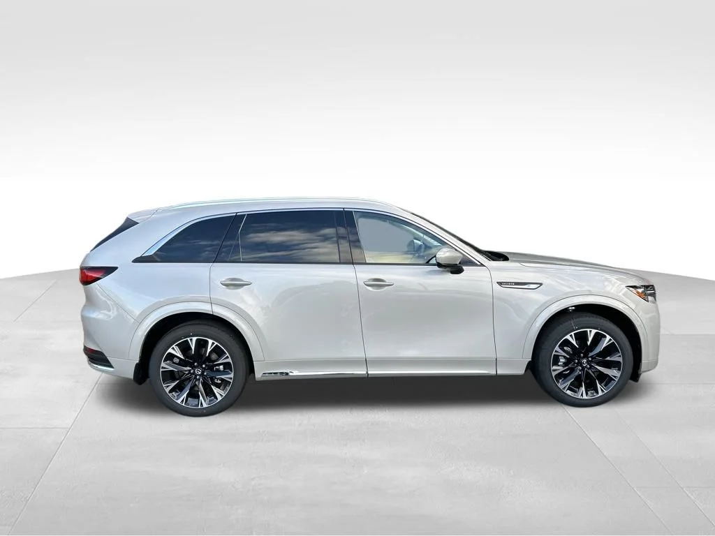 New 2026 Platinum Quartz Metallic Mazda 3.3 Turbo S Premium Plus image 7