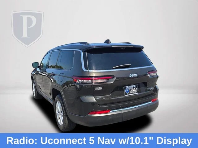 Used 2023  Jeep Limited image 8
