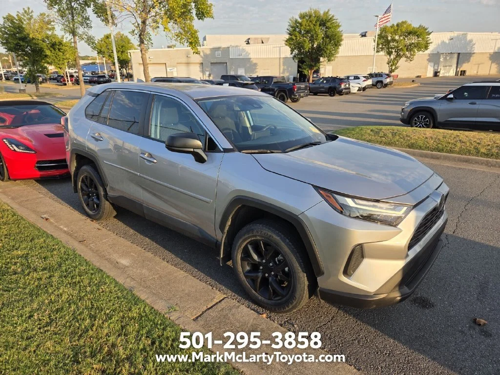 Used 2023 Silver Toyota LE image 3