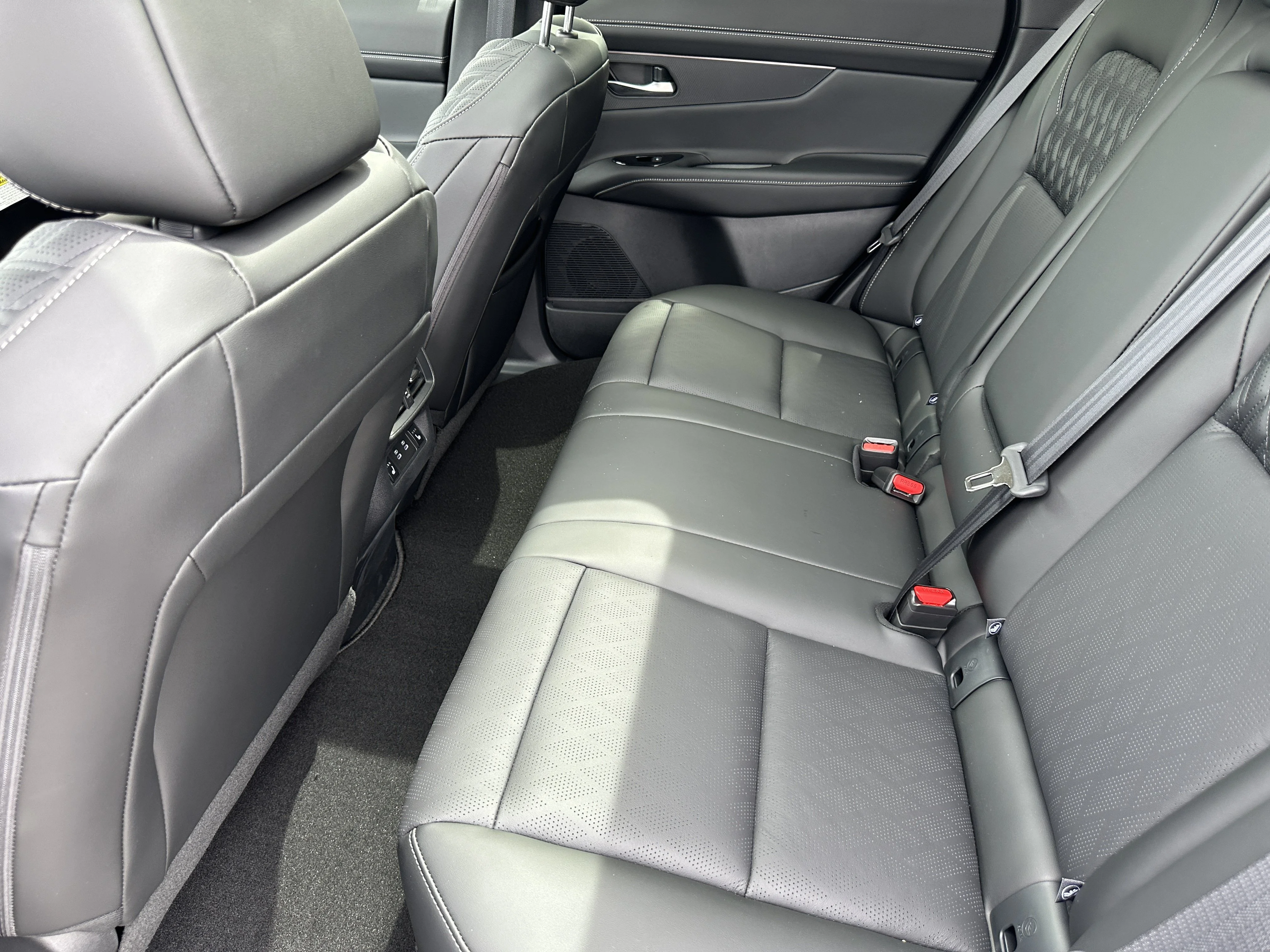 New 2026 Everest White Pearl Tricoat Nissan Platinum image 14