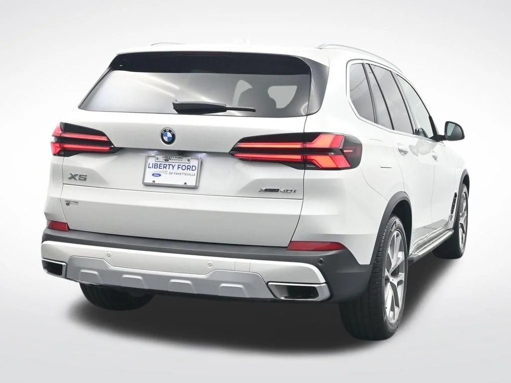 Certified Used 2025 White Metallic BMW xDrive40i image 7