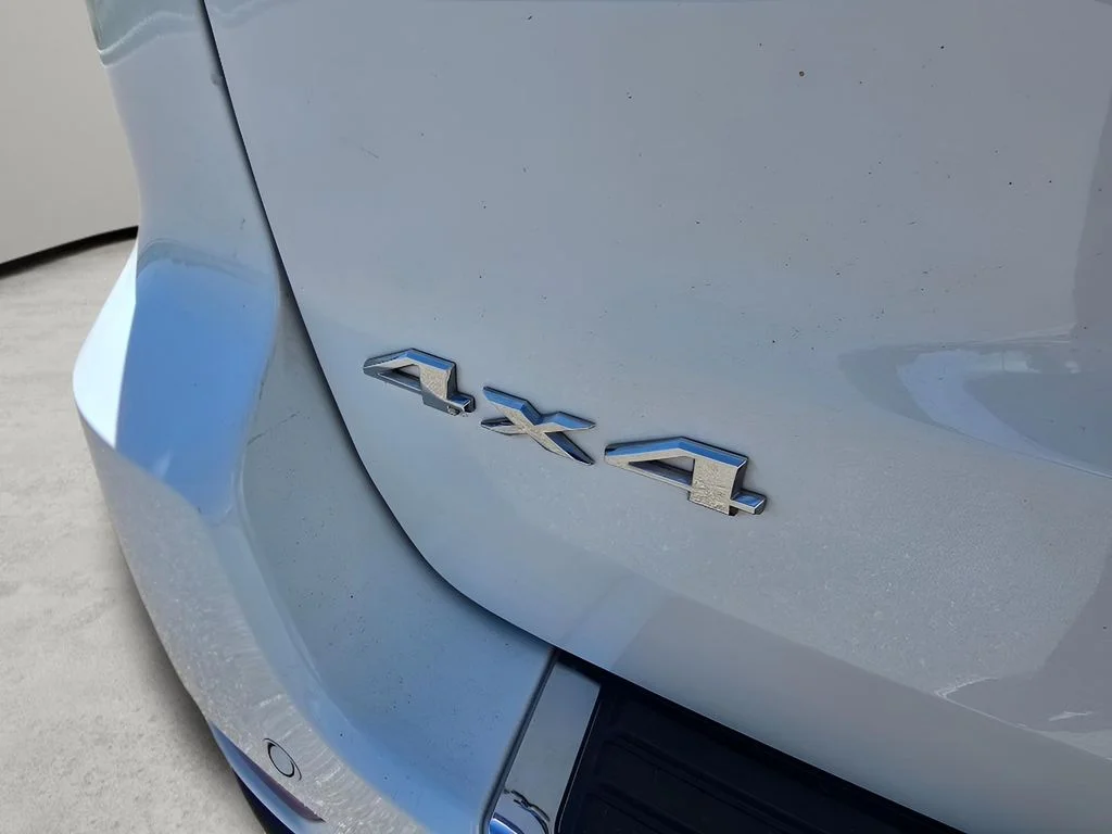 Used 2019 Bright White Clearcoat Jeep Limited image 28