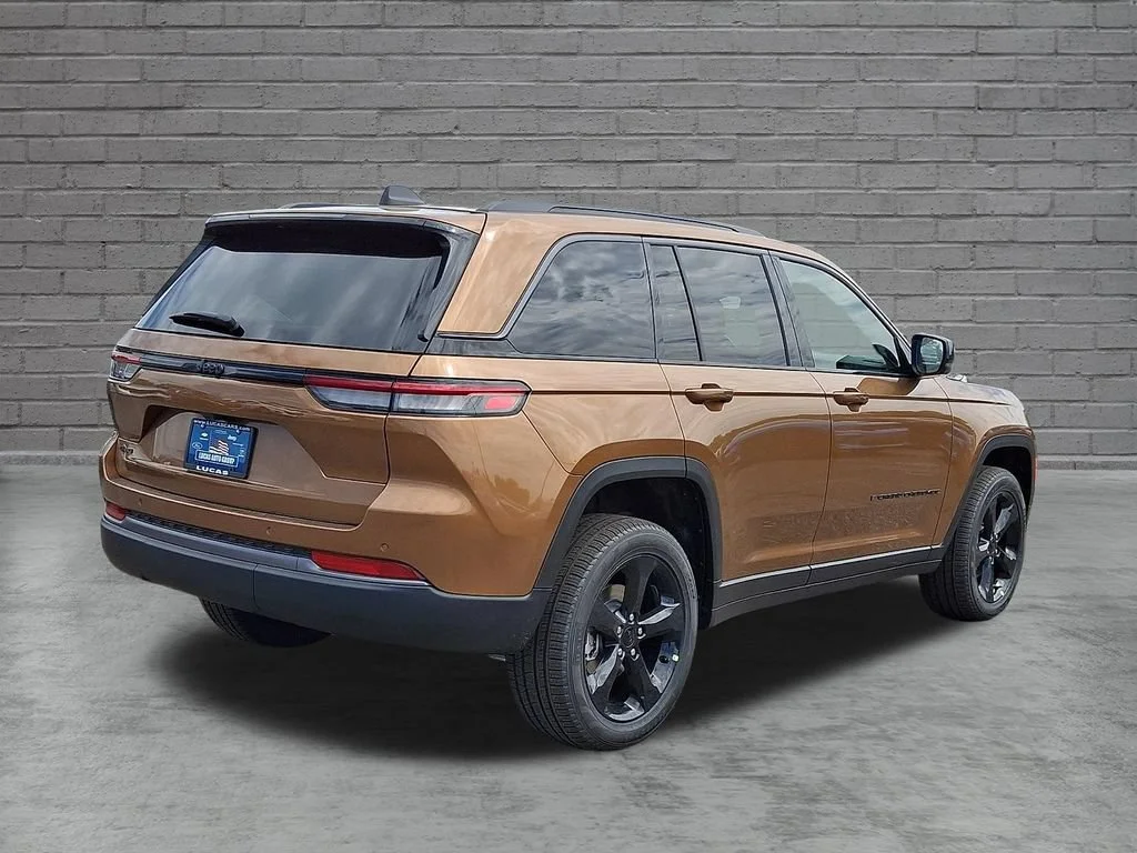 New 2026 Copper Shino Metallic Clearcoat Jeep Limited image 8