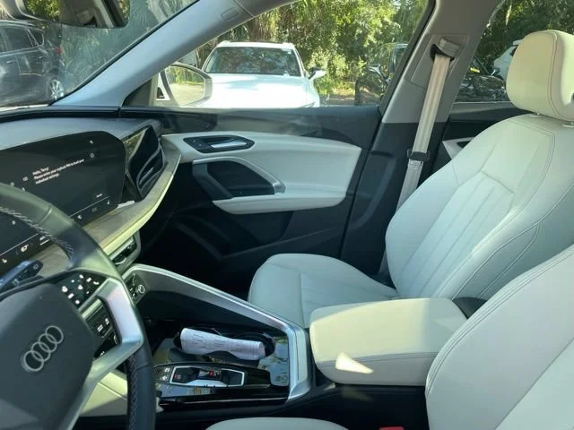 Used 2025 Glacier White Audi Premium image 9