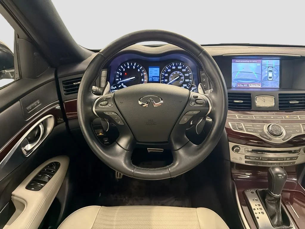 Used 2017 Black Obsidian INFINITI 5.6 image 23