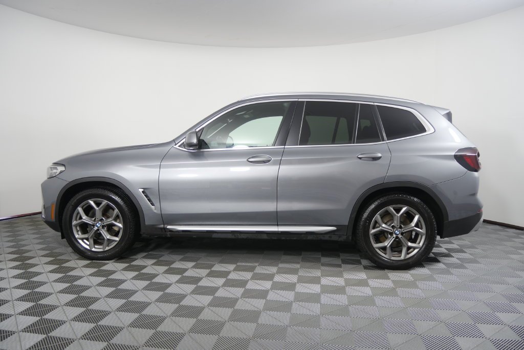 Used 2023 Gray Metallic BMW xDrive30i image 7