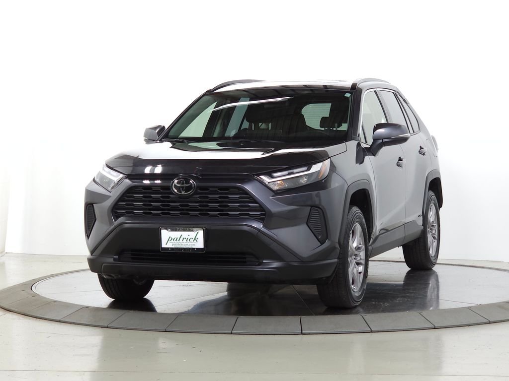 Used 2025 Magnetic Gray Metallic Toyota XLE image 3