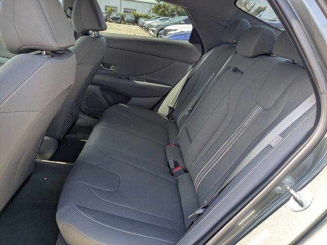 2025 Hyundai Elantra SEL - Photo 39