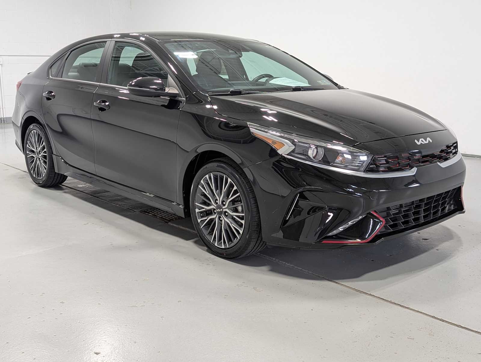 Certified Used 2023 Aurora Black Kia GT-Line image 6