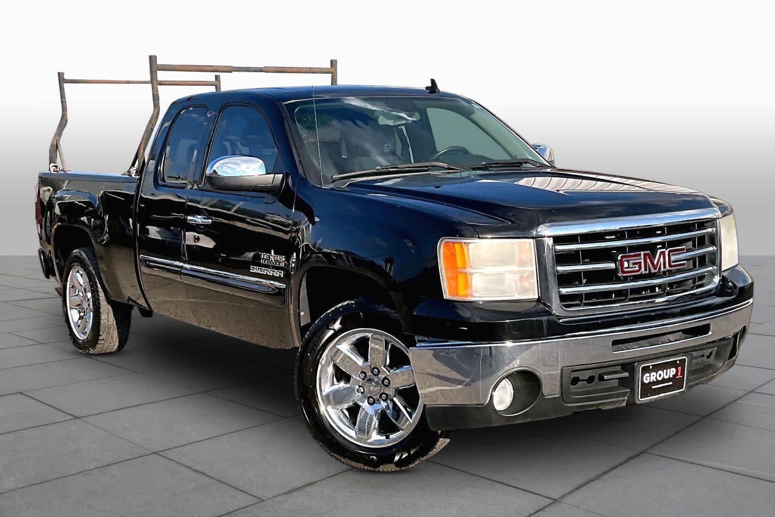Used 2013 Onyx Black GMC SLE image 3