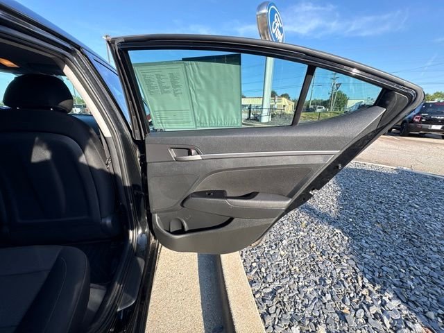 Used 2018 Phantom Black Hyundai SEL image 21