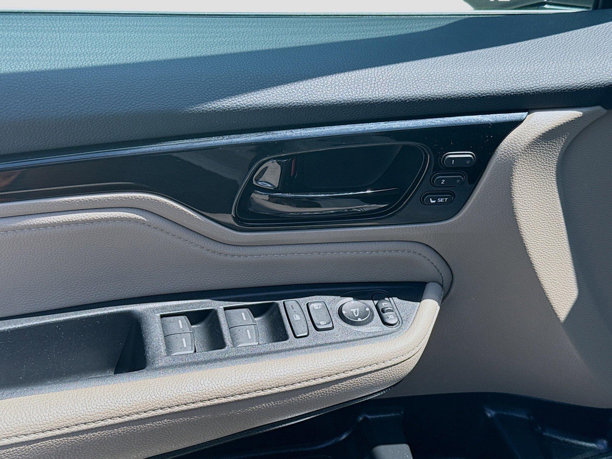 2023 Honda Odyssey Touring - Photo 17