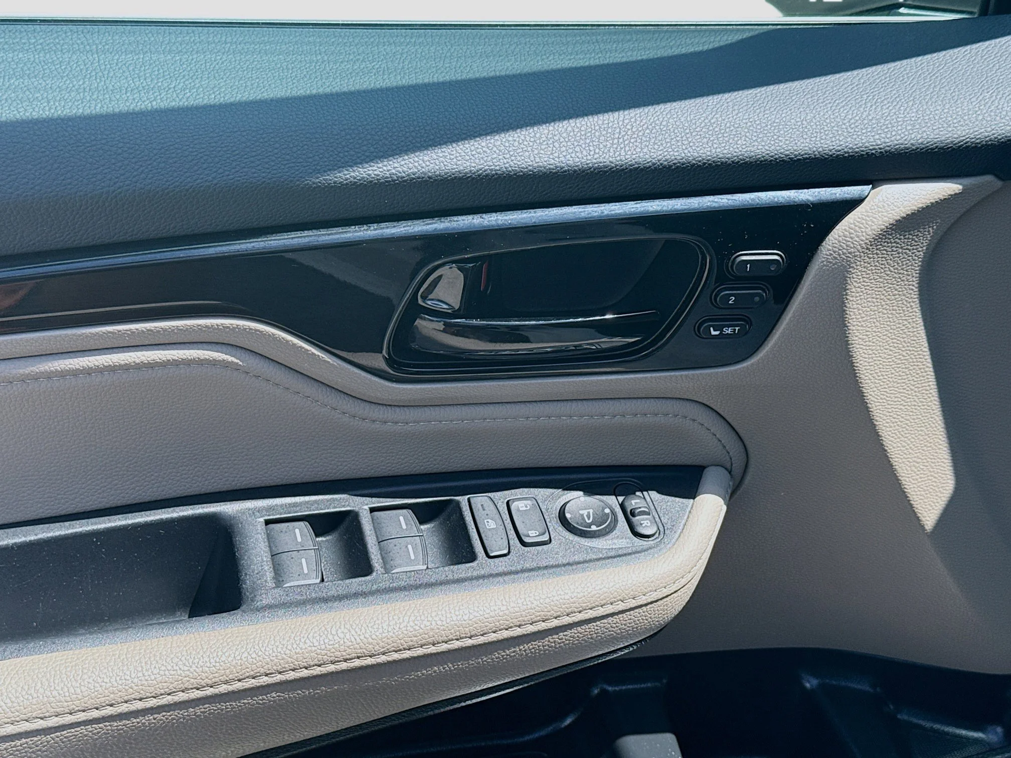 2023 Honda Odyssey Touring - Photo 17
