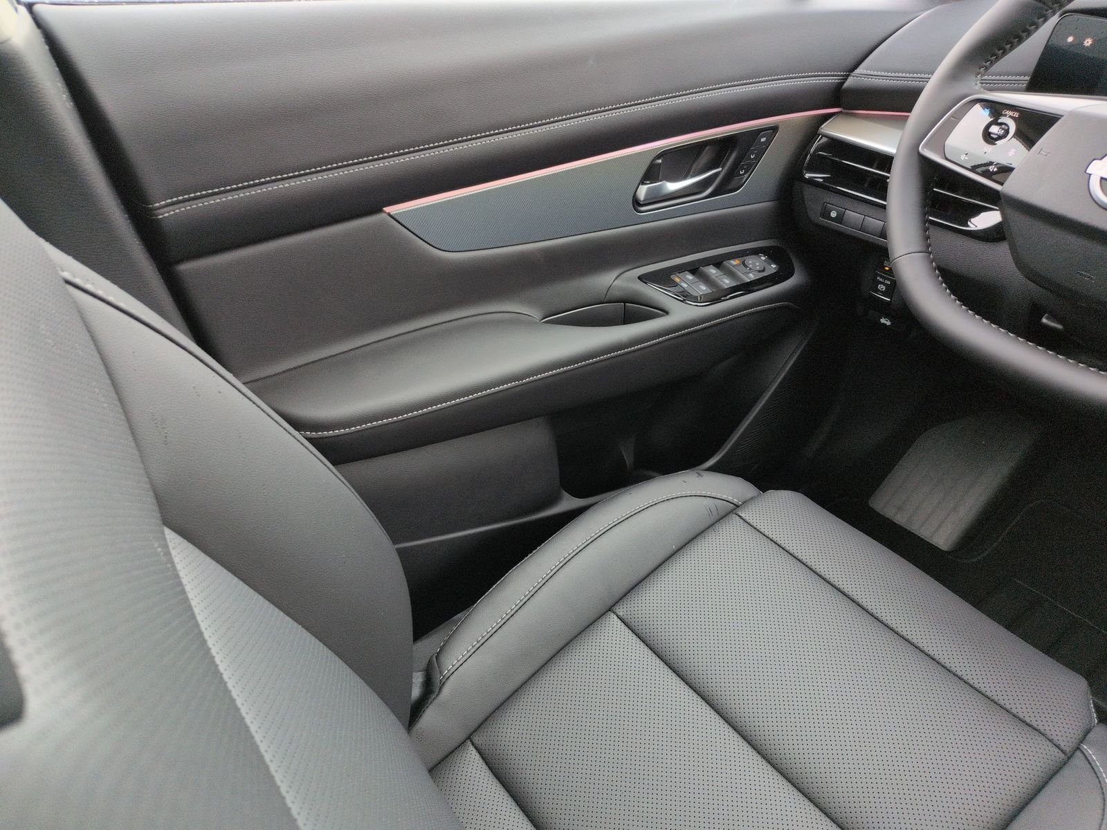 New 2026 Everest White Pearl TriCoat Nissan SL image 25