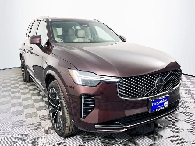 2026 Volvo XC90 T8 Recharge Ultra Bright 4WD's photo
