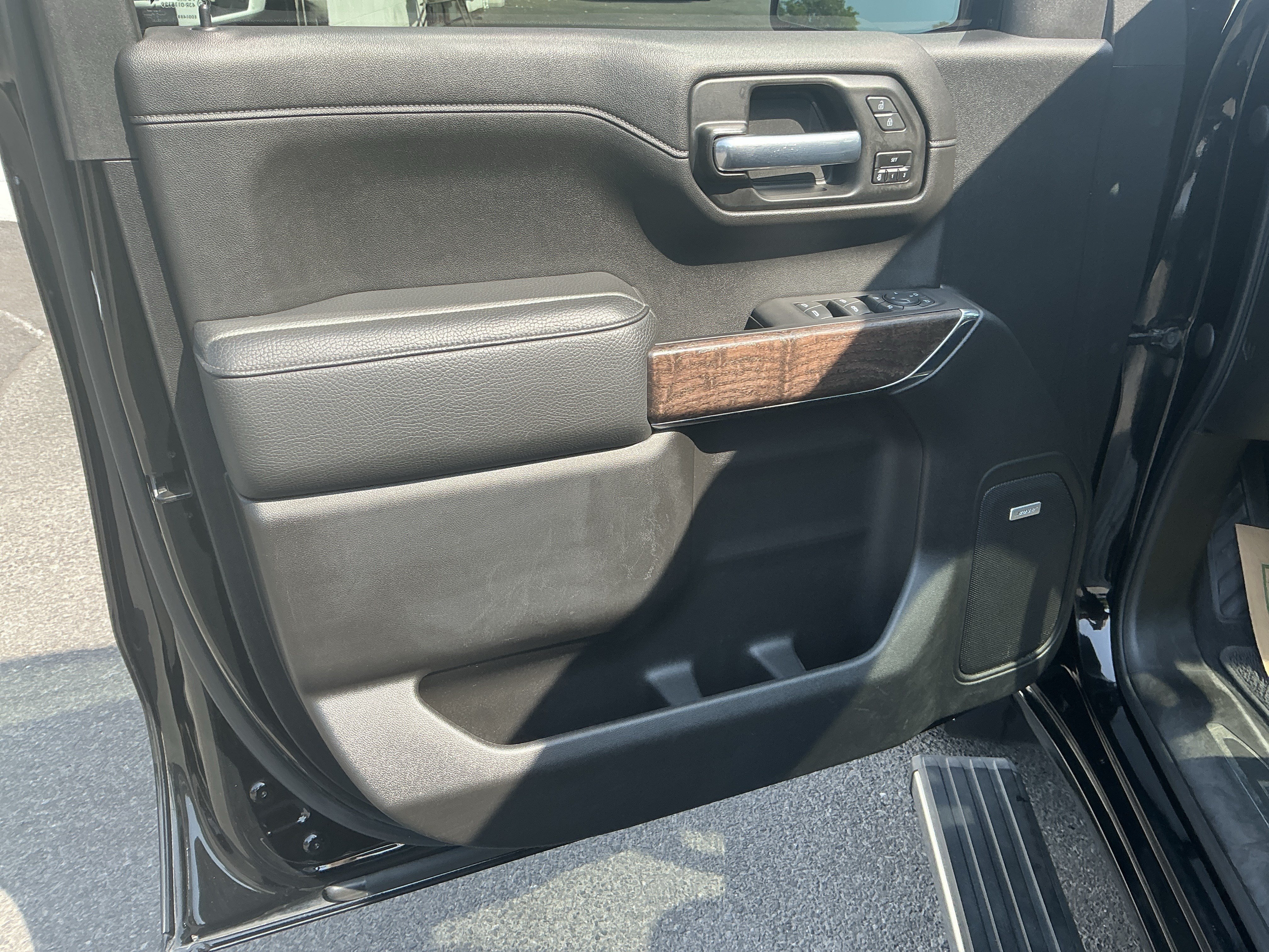 Used 2021 Onyx Black GMC Denali image 13