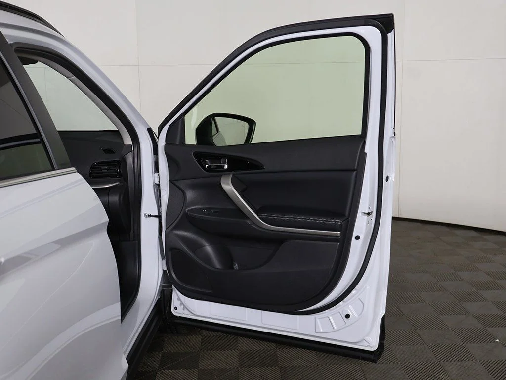 New 2026 White Mitsubishi SE image 22