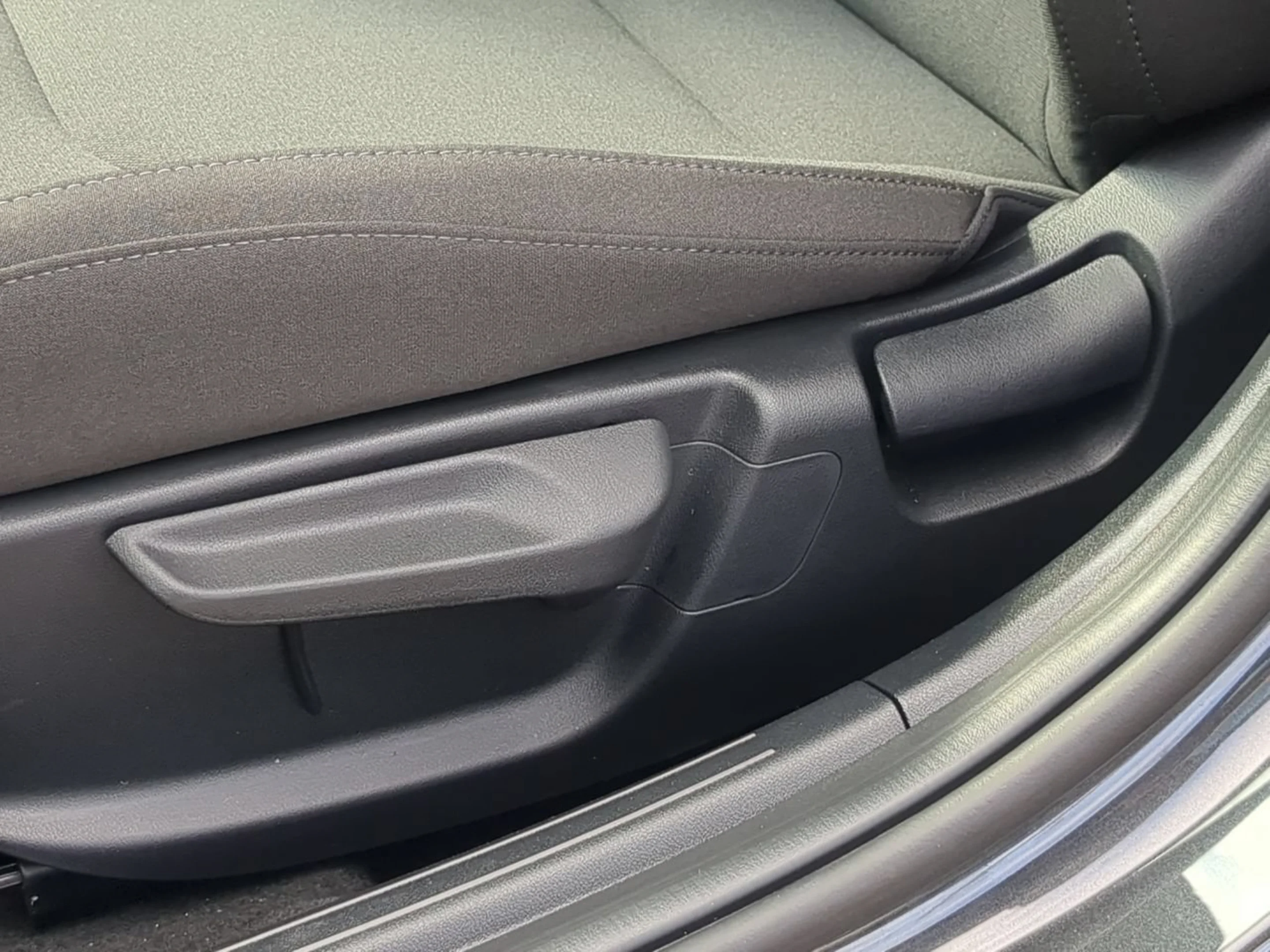 New 2026 Interstellar Gray Kia LX image 21
