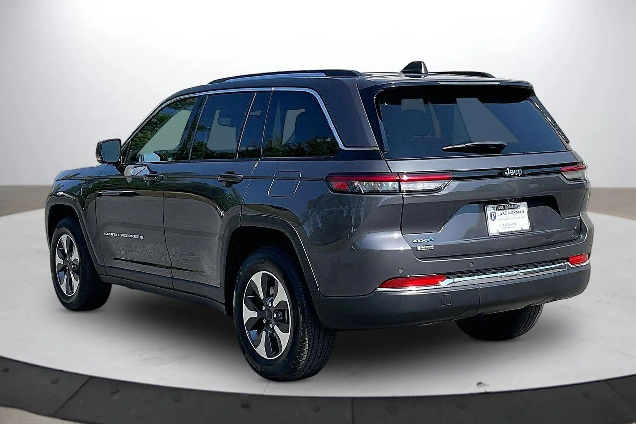 Certified Used 2023 Gray Jeep 4xe image 7