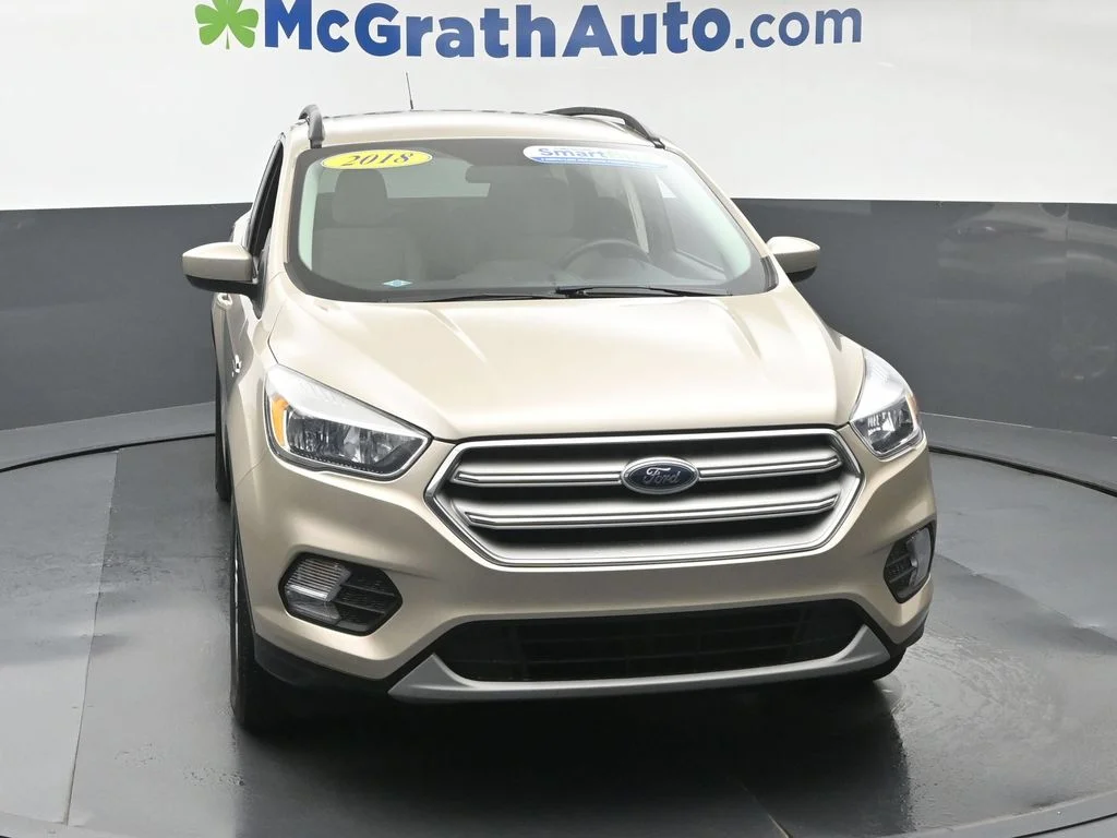Used 2018 Gold Ford SE image 5